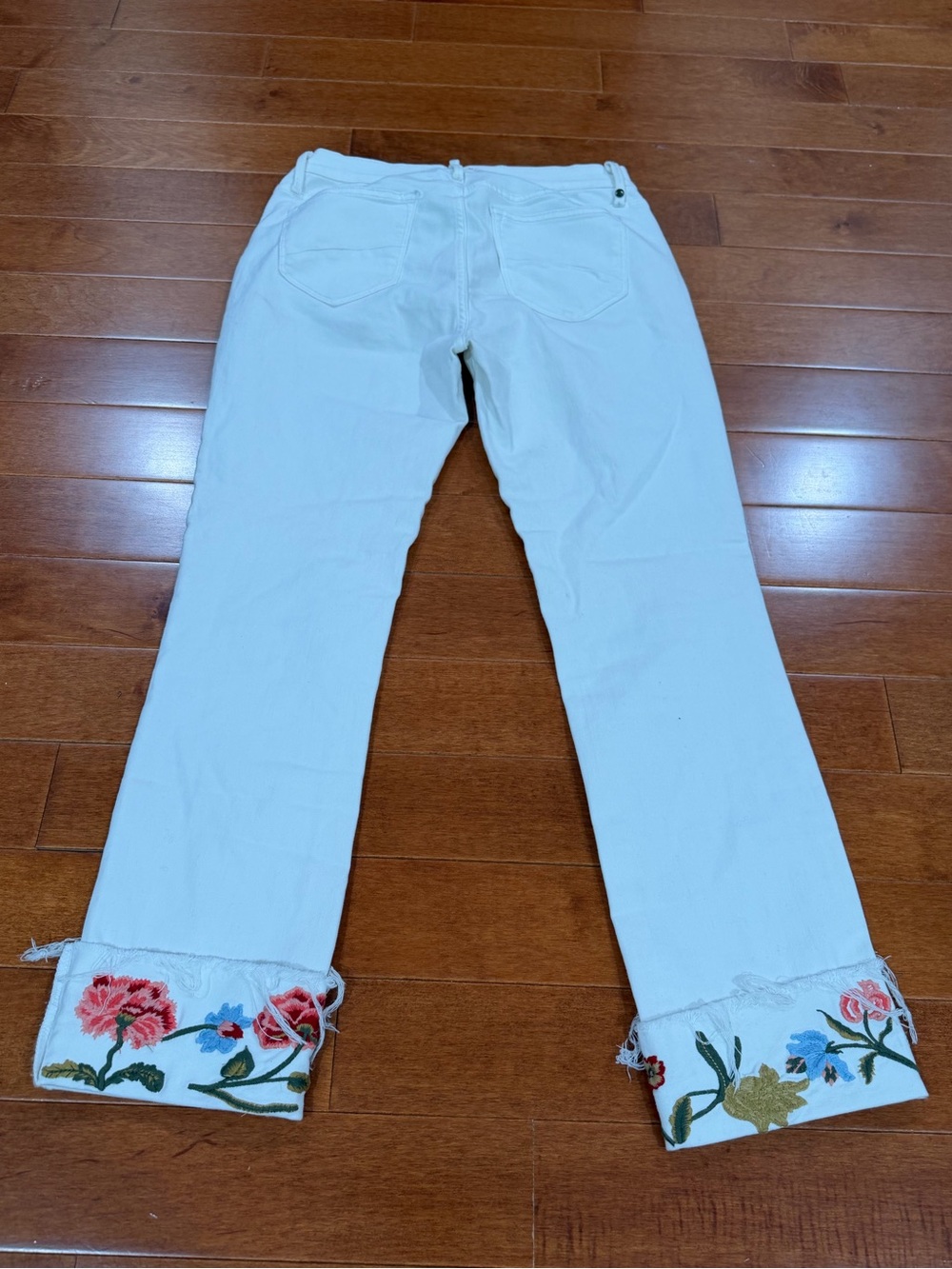 DRIFTWOOD White w Embroidered Floral Cuffs Cotton Blend Colette Jeans Pants 28 - Picture 3 of 7